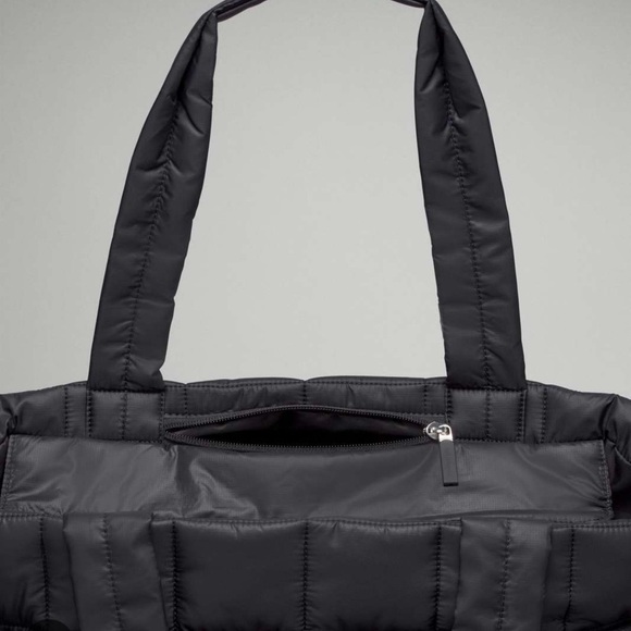 Lululemon Quilted Grid Tote 26L - Picture 4 of 7